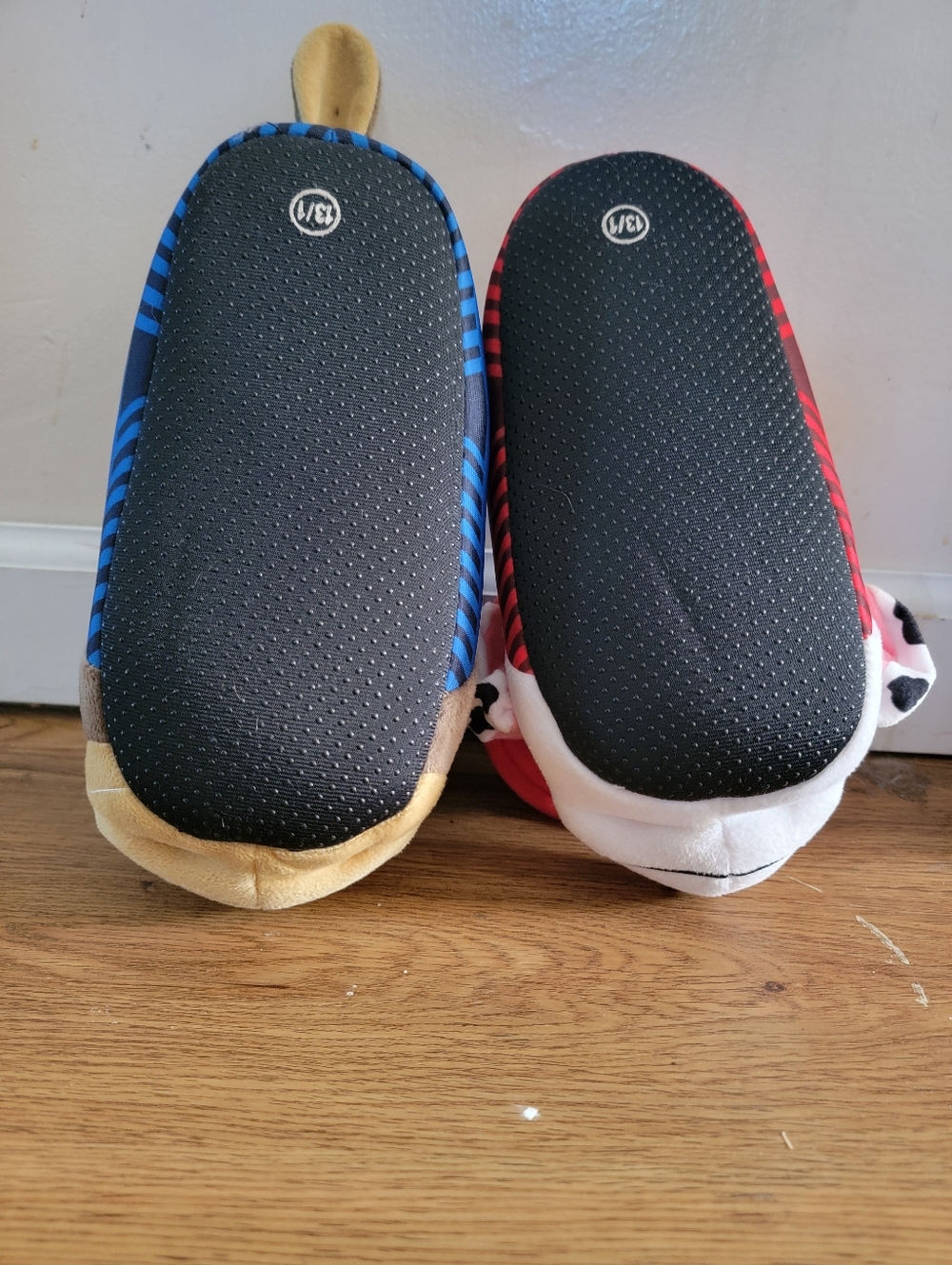 Paw Patrol Slippers Size 13/1 - Picture 2 of 5